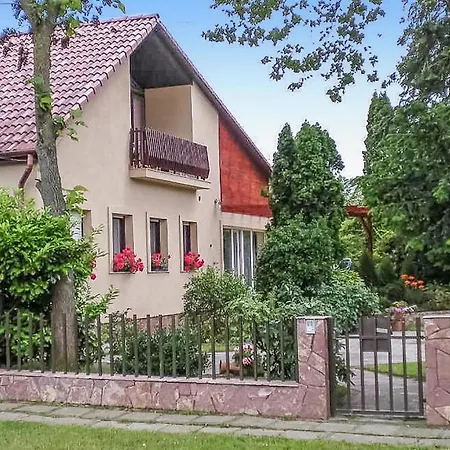 Holiday home Stunning In W/ Outdoor Swimming Pool And 4 Bedrooms Balatonszarszo