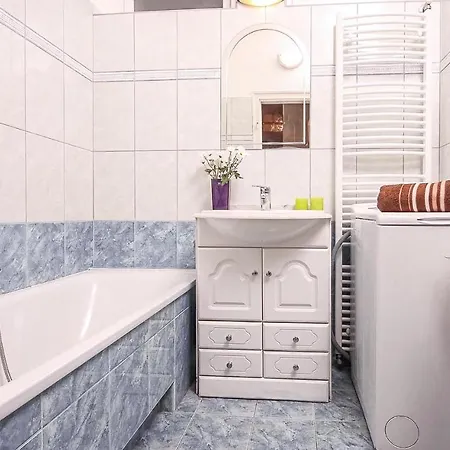 Holiday home Stunning In W/ Outdoor Swimming Pool And 4 Bedrooms Balatonszarszo